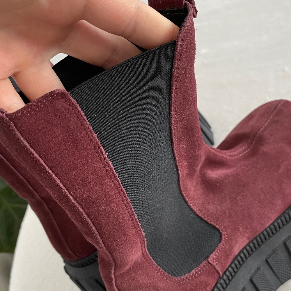 L'Intervalle Lorana Chelsea boot in burgundy suede, Eu 37 = us.  6.5 like new. - Picture 9 of 14